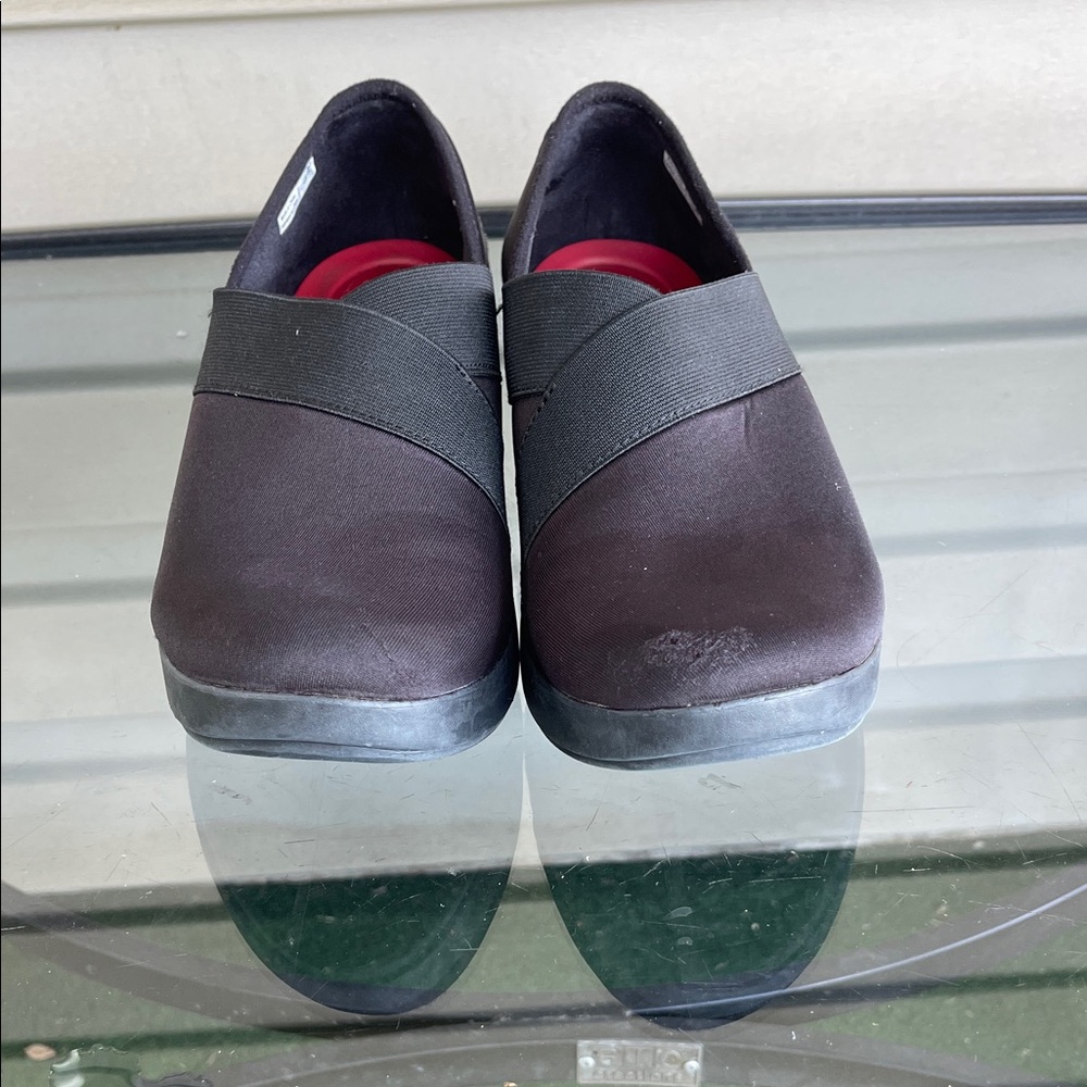 CROCS woman  10 W Dark Brown Slip-On Loafers